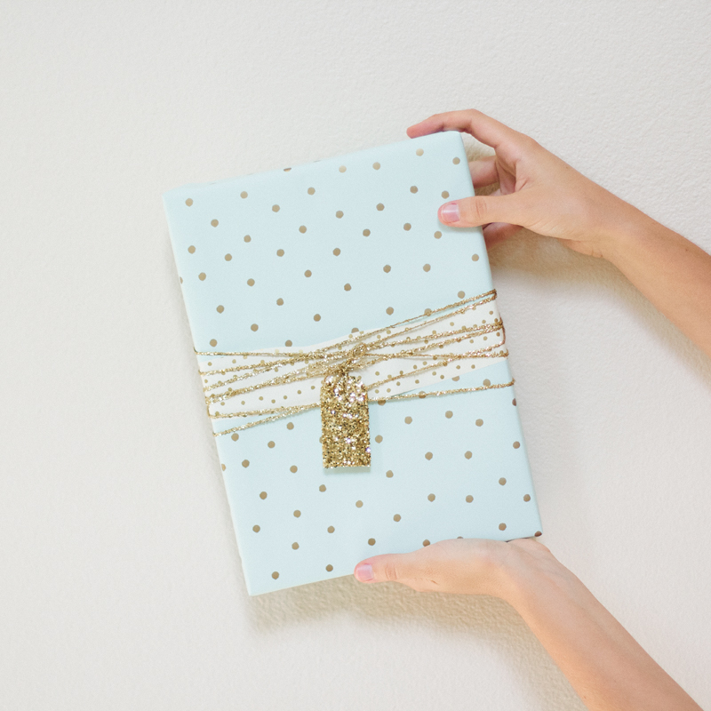 gift wrap: get glittered // ANASTASIA MARIE